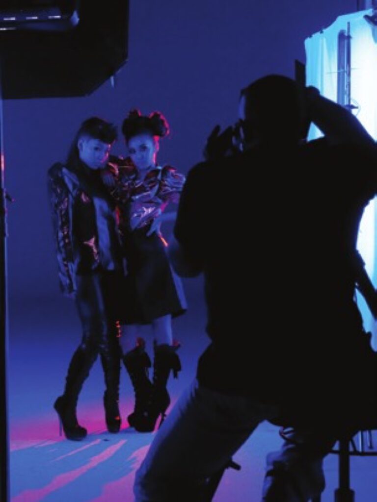 꿈을 꿈을 꿈을 꾸는 넥스트 퀸, 2NE1